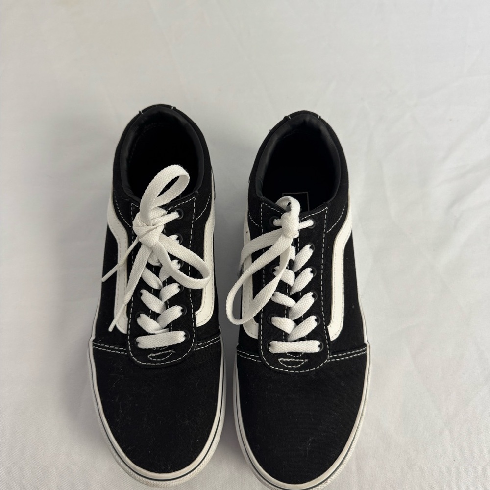 Vans shoes size 4